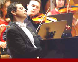 Leones Morales, pianista