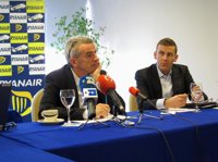 Ryanair asegura que "no volverá a operar en el futuro" la ruta entre Valencia y Madrid