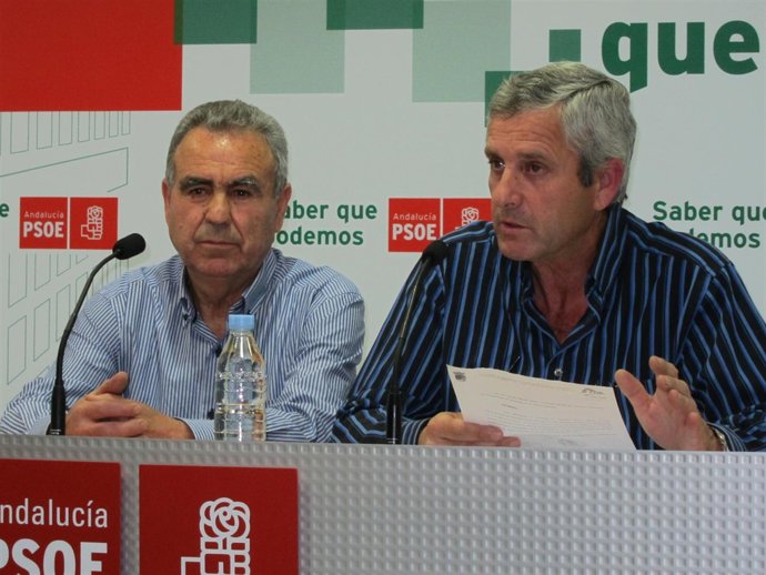 Los ediles del PSOE en Lucainena de las Torres Francisco Pérez y Salvador Rivas,