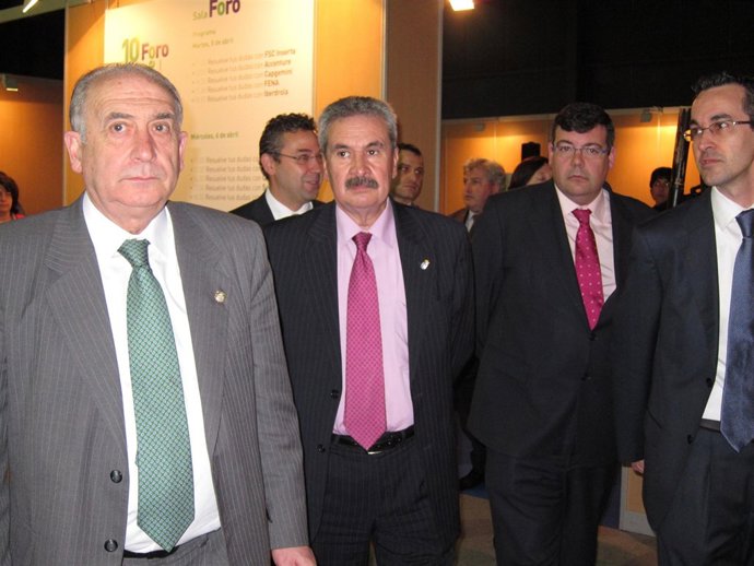 Graciano Torre, en el centro