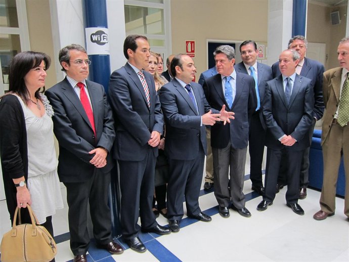 Portavoz de Justicia del PP en el Congreso, Federico Trillo, con el Colegio de A