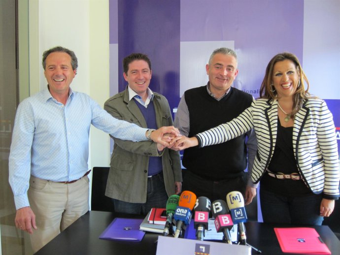 La Lliga firma convenio de colaboración con Llucmnajor y Petra.