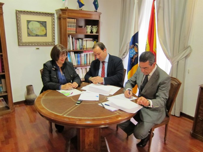 Convenio entre el Cabildo de La Palma, Gobierno de Canarias y Viajes Iberia