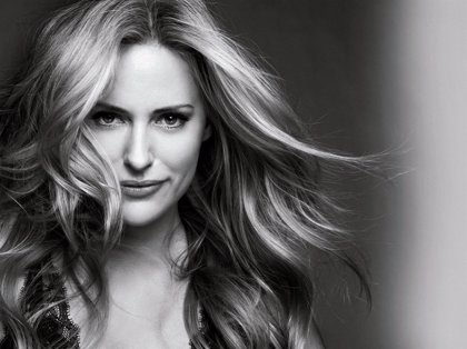 La modelo, actriz y atleta con prótesis Aimee Mullins, nueva embajadora  mundial de L'Oréal París