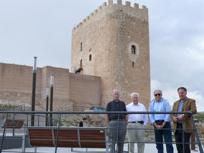 marin padilla junto a Guzman Ortuño, Cayetano Herrero y un amigo