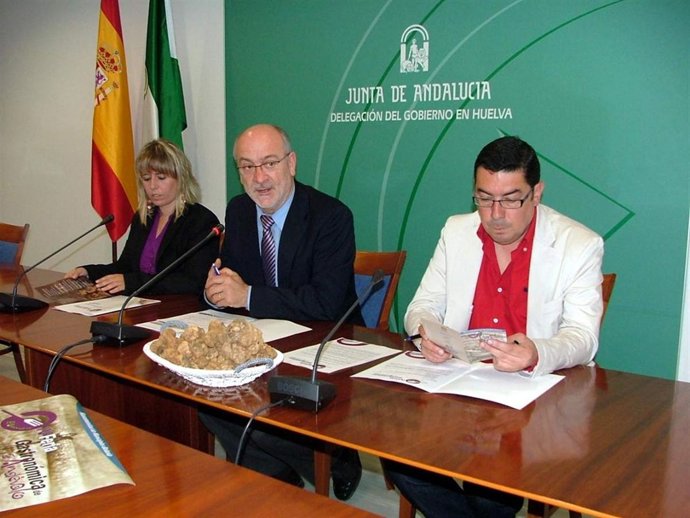 El delegado del Gobierno de la Junta en Huelva, Manuel Alfonso Jiménez, en rueda