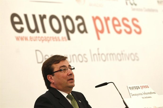 Guillermo Fernández Vara, en los desayunos de Europa Press