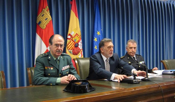 El delegado del Gobierno, Miguel Alejo, tras una Comisión de Asistencia junto a 