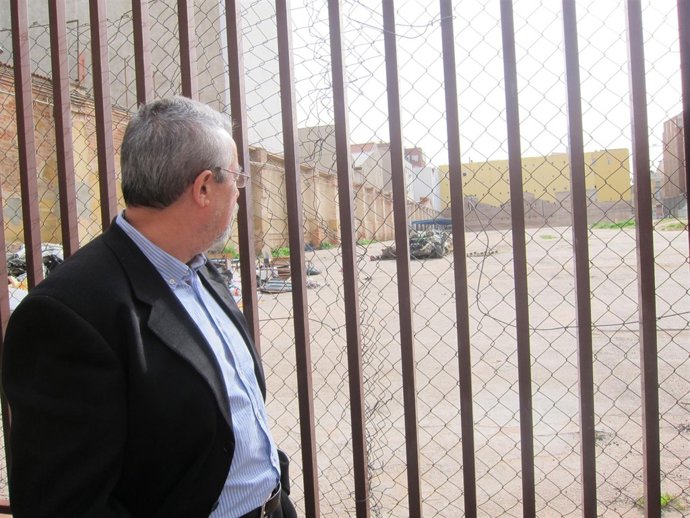 ángel Pérez en las cocheras de la EMT de Cuatro Caminos