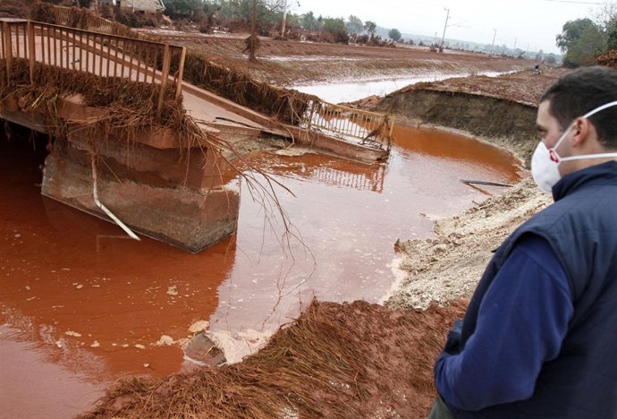 Vertido tóxico de aluminio en Hungría