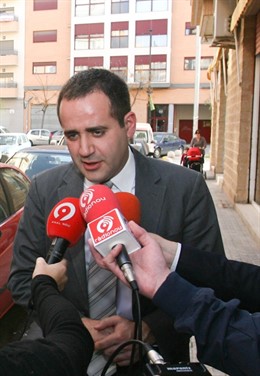 Jorge Alarte atiende a los medios en Alboraia (Valencia)