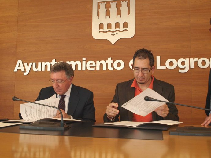 Momento de la firma del convenio
