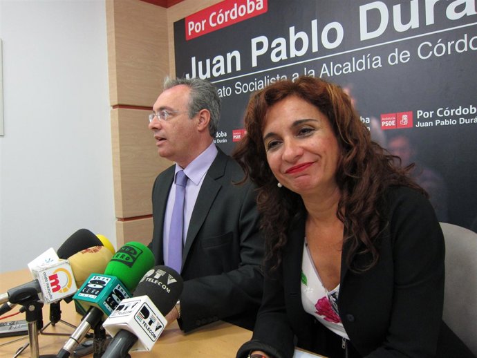 María Jesús Montero junto a Juan Pablo Durán