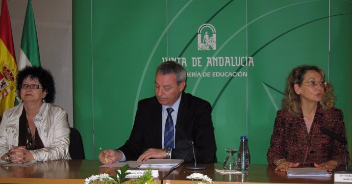 El consejero de Educación andaluz, Francisco Álvarez de la Chica, inaugura hoy l
