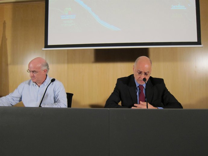 Rodolfo Ares y un técnico de la Dirección del Tráfico. 