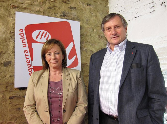 Marga Sanz y Willy Meyer tras la rueda de prensa