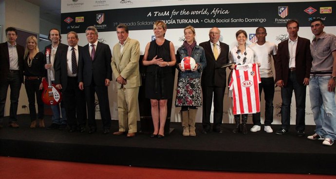 Club Atletico de Madrid - Fundacion Santo Domingo (Foto de Familia)
