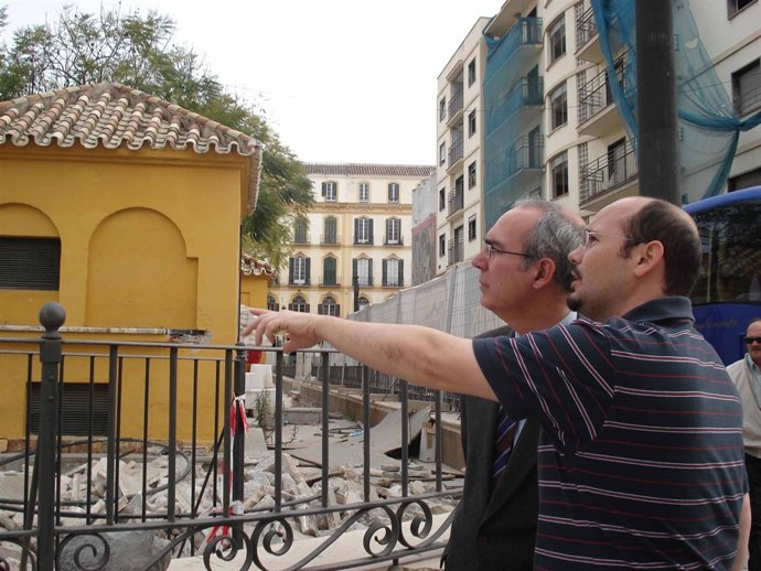 El portavoz y candidato de IU a la Alcaldía de Málaga, Pedro Moreno Brenes, visi