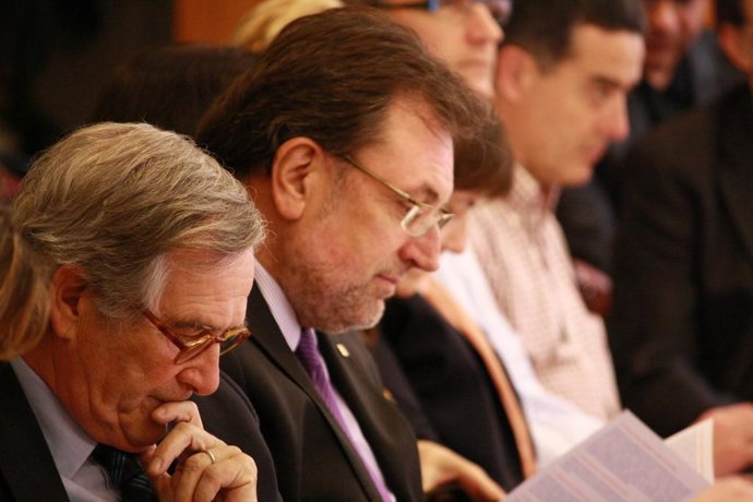 El conseller Josep Lluís Cleries i Xavier Trias (CiU)