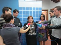 La consejera de Empleo señala que el programa económico de Cospedal "es que se vaya Zapatero y que se vaya Barreda"