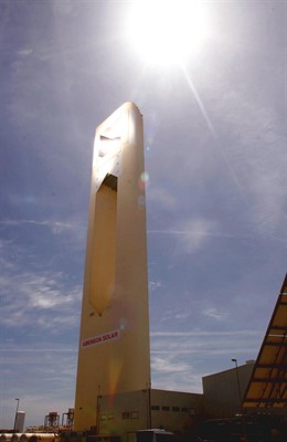 Planta termosolar de Abengoa en Sanlucar La Mayor (Sevilla)