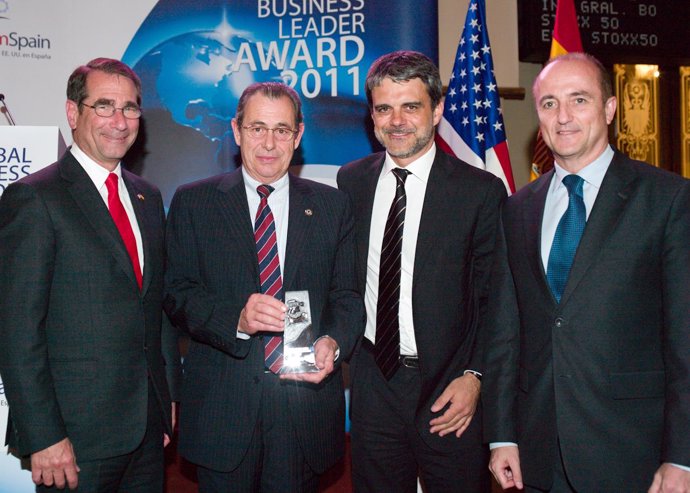 Entrega del premio 'Global Business Leader Award 2011' al presidente de Grifols,