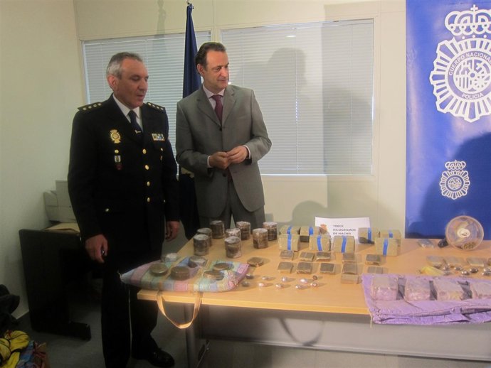 El comisario provincial, José Ángel Jiménez, y el subdelegado del Gobierno, Ceci