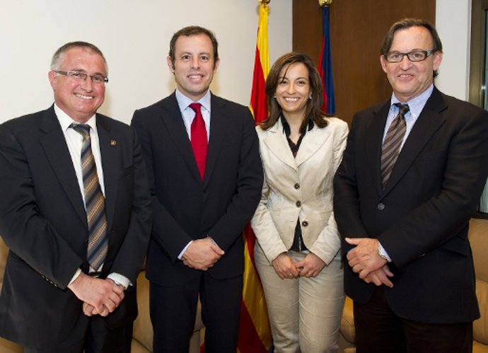 El presidente Rosell con los alcaldes de Manlleu, Salt y Vic