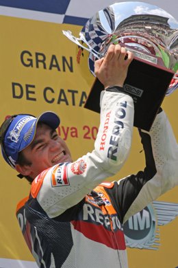 Dani Pedrosa celebra el triunfo en el GP de Catalunya de 2008