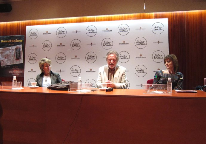 De izq. a drcha., Elena Belmonte, Manuel Galiana y Pilar Ávila en la presentació