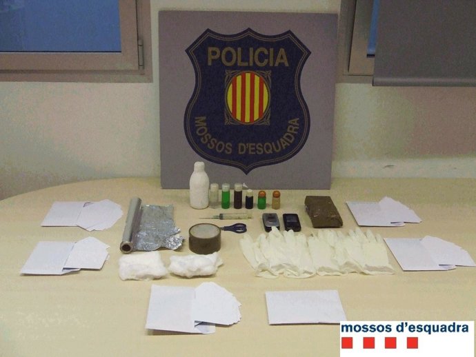 Material del timo de los 'billetes tintados'