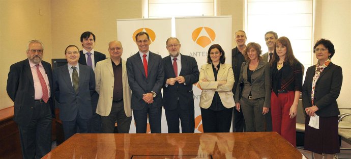 Firma convenio Antena 3