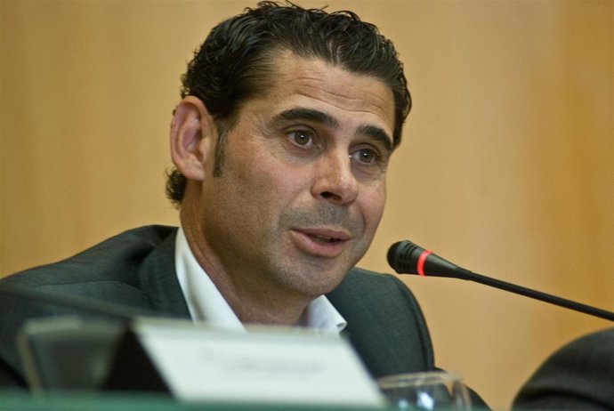 Fernando hierro director deportivo RFEF
