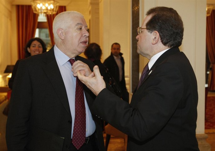 Teixeira do Santos (Portugal) y Constancio (BCE)