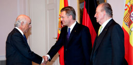 El presidente de BBVA, Francisco González, y el Rey Juan Carlos 