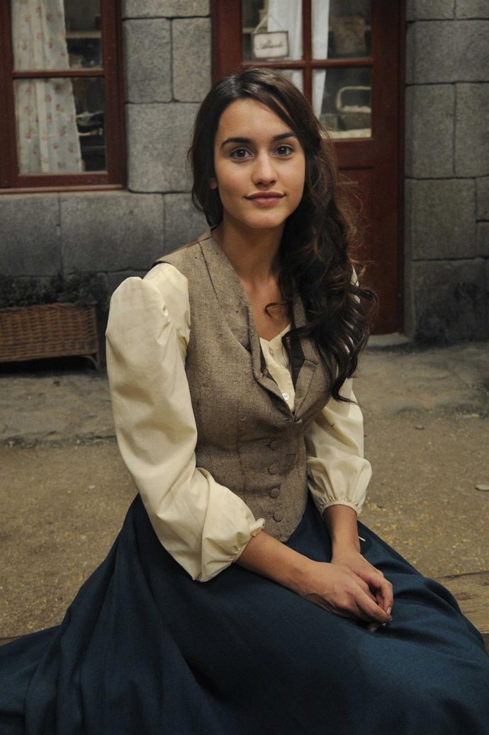 La actriz Megan Montaner
