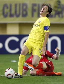 Gonzalo Rodríguez (Villarreal) se lesiona ante el Twente