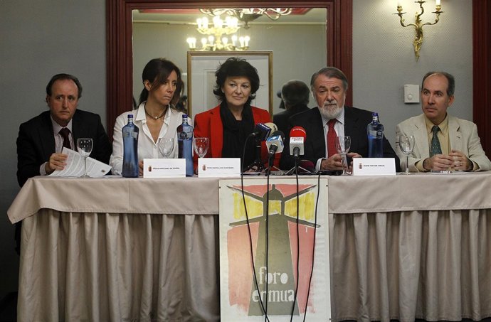 Rueda de prensa del Foro de Ermua