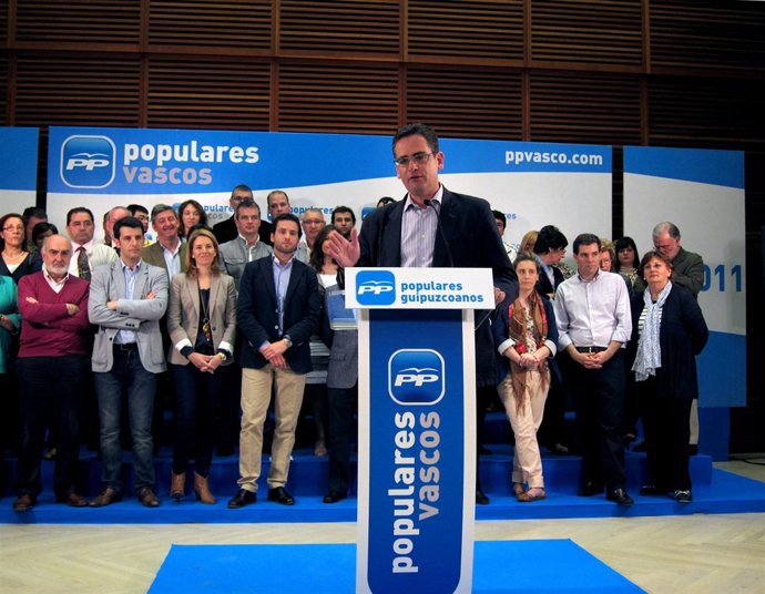 Basagoiti en el acto con candidatos del PP de Gipuzkoa.
