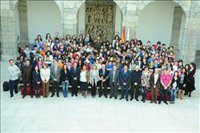 Tezanos dice que "una buena formación facilita el progreso personal y profesional" y "evita la exclusión"