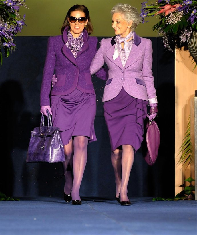 Jutta Jager; Lluisa Sallent desfilando en una pasarela solidaria