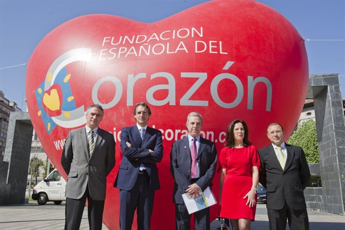 Autoridades visitan las carpas de la Semana del Corazón