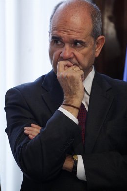 Imagen de Manuel Chaves, con cara preocupado