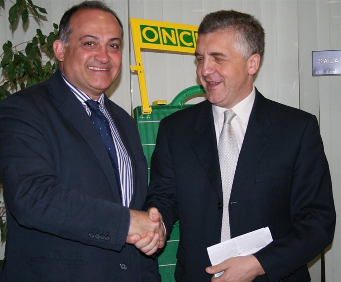 Joan Calabuig se reúne con directivos de la ONCE