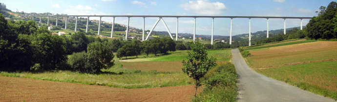 viducto del AVE Gallego en el tramo Ourense-Santiago de Compostela