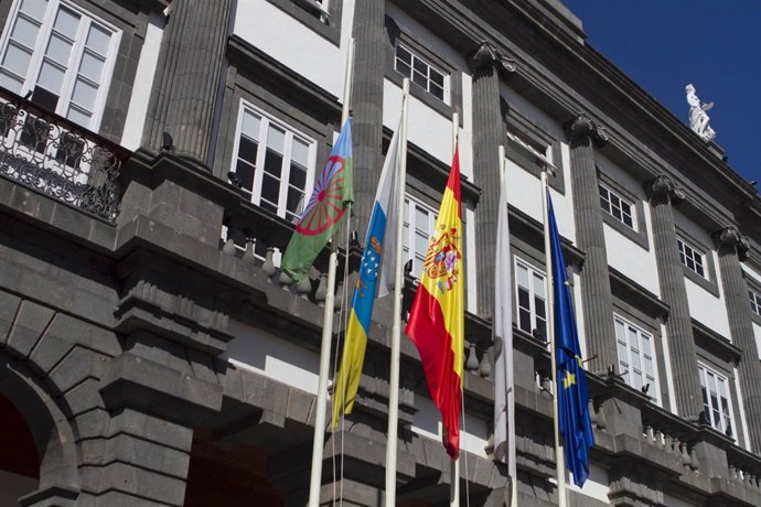 Bandera Gitana ondeando en las Casas Consistoriales de Las Palmas de Gran Canari