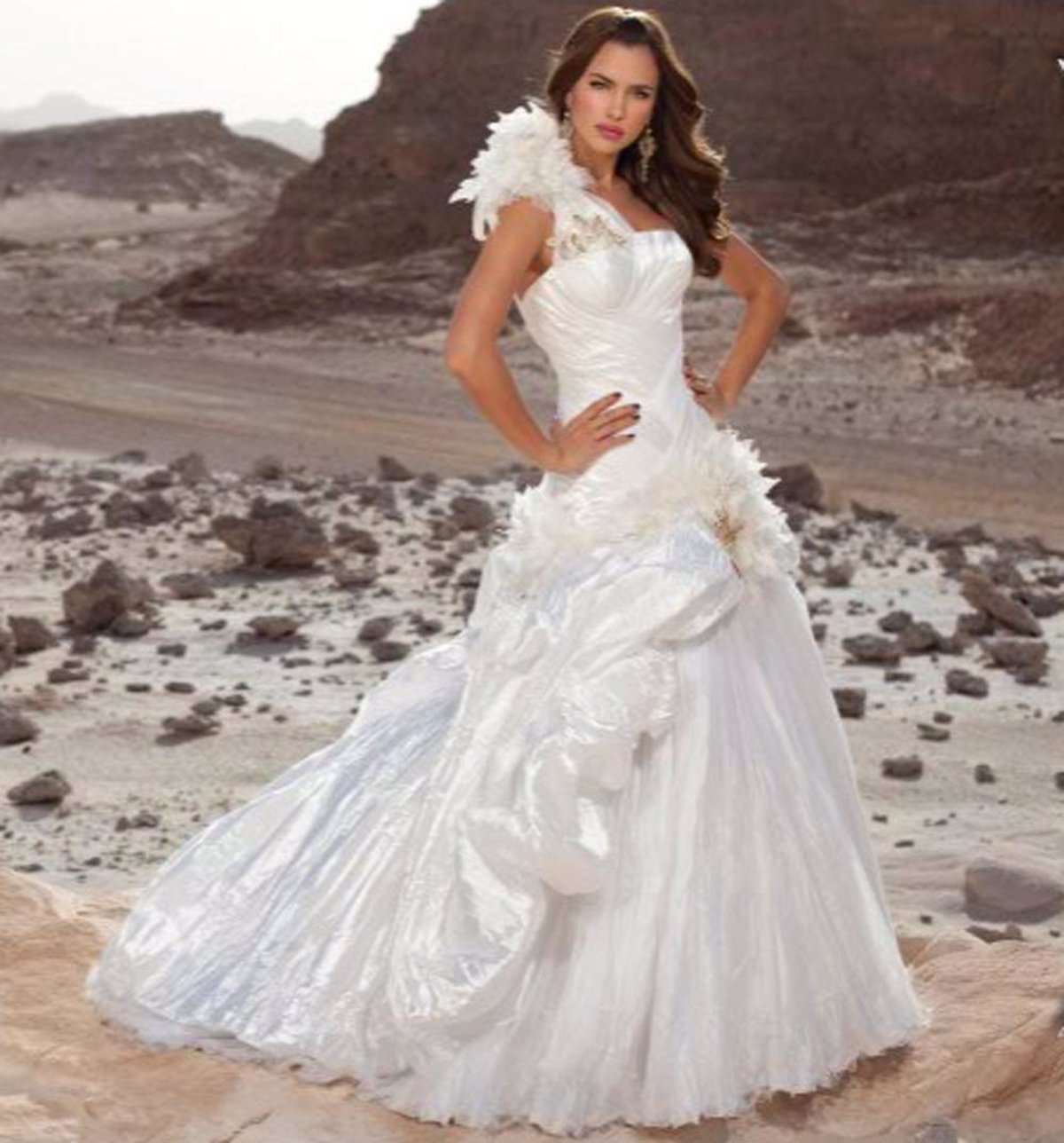 Ирина шейк в свадебных платьях
