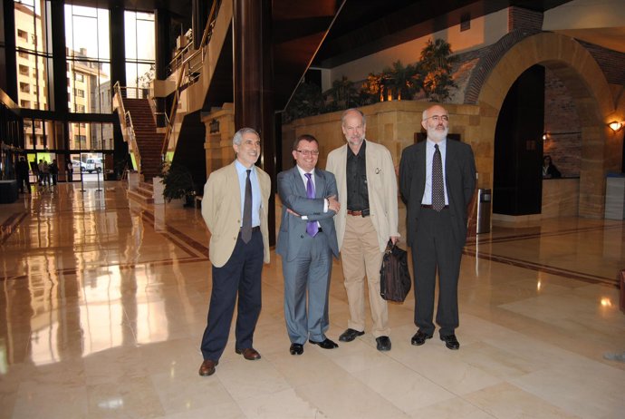 Jesús Iglesias, segundo por la izquierda.