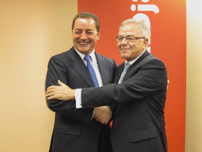 Fernando Beltrán saluda al nuevo presidente Juan Antonio Fernández-Velilla