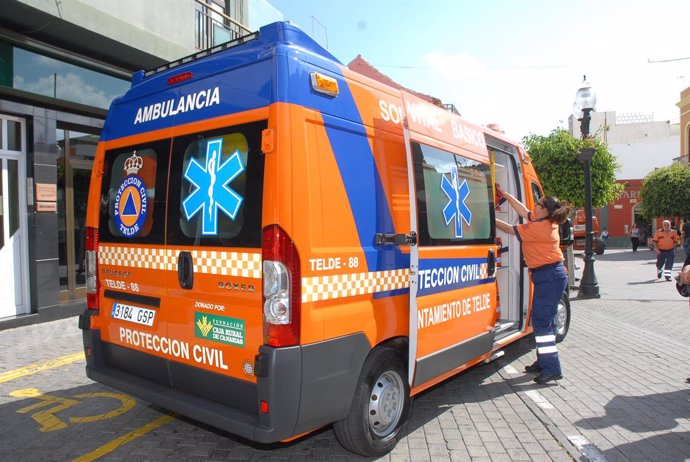 Nueva Ambulancia De Protección Civil De Telde